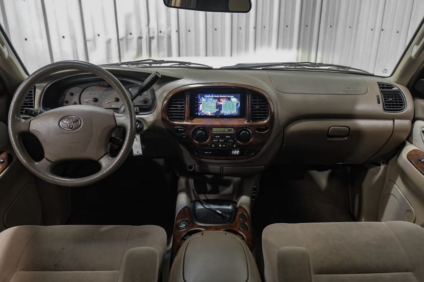 2004 Toyota Sequoia - Image 3