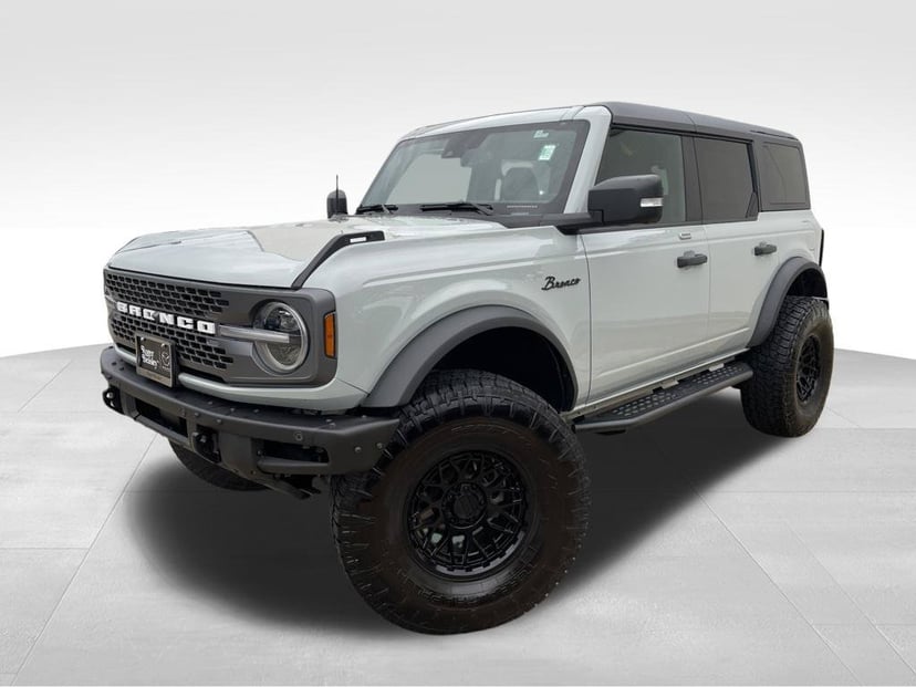 2022 Ford Bronco - Image 1