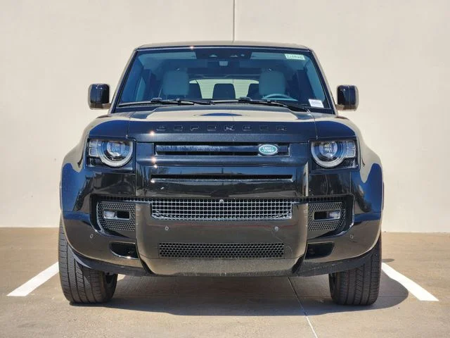 2025 Land Rover Defender - Image 3