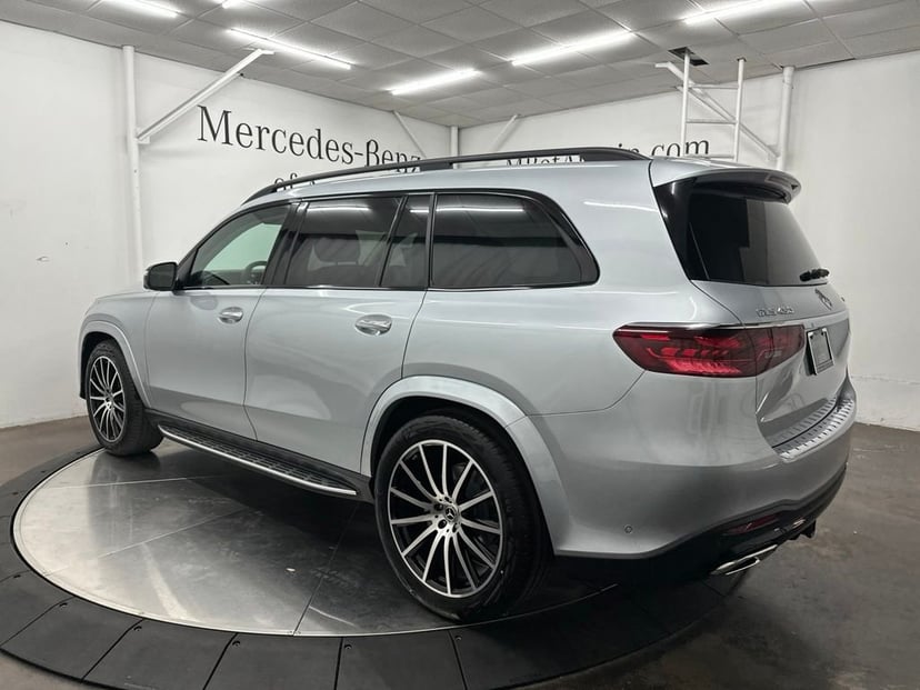 2026 Mercedes-Benz GLS - Image 3