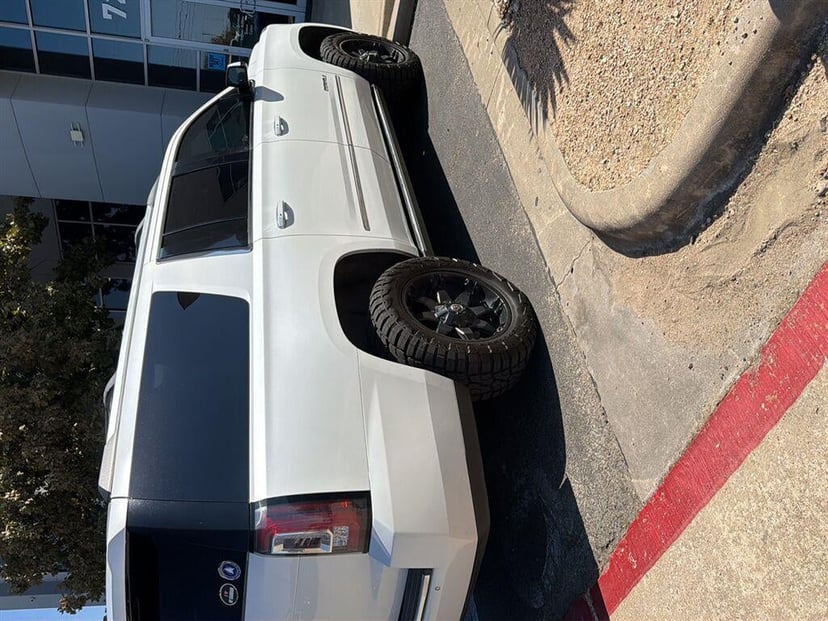 2018 GMC Yukon XL - Image 1