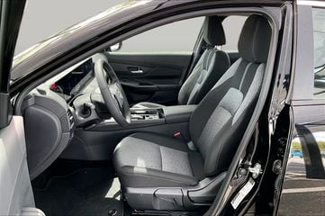 2026 Nissan Sentra - Image 3