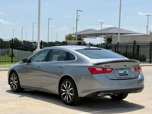 2025 Chevrolet Malibu - Image 2