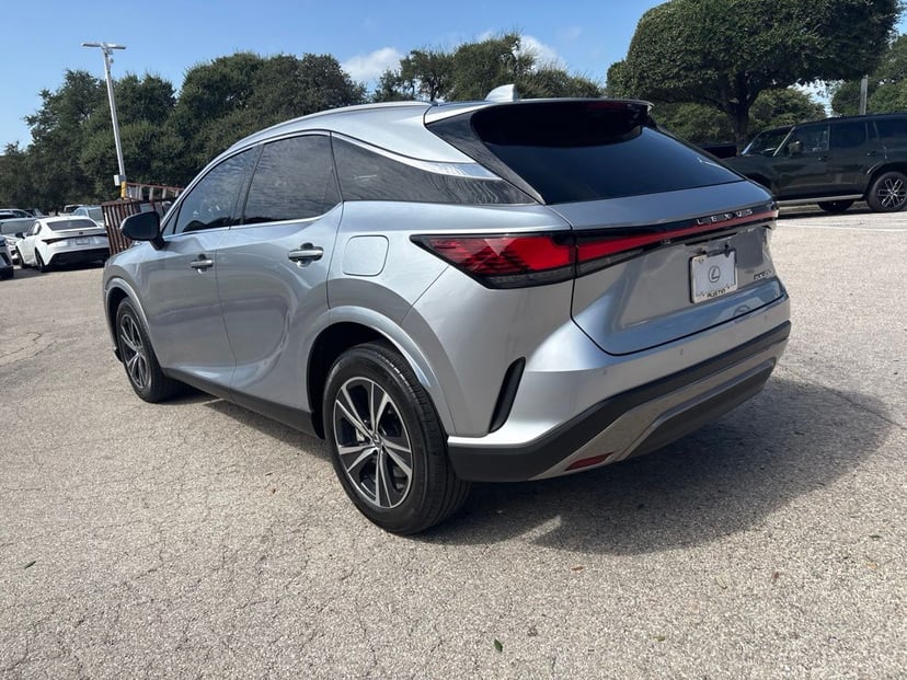 2024 Lexus RX - Image 3