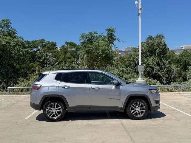 2018 Jeep Compass - Image 2