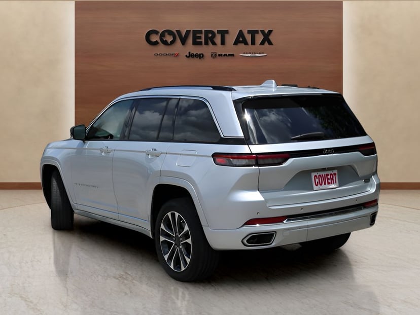 2022 Jeep Grand Cherokee Overland - Image 3