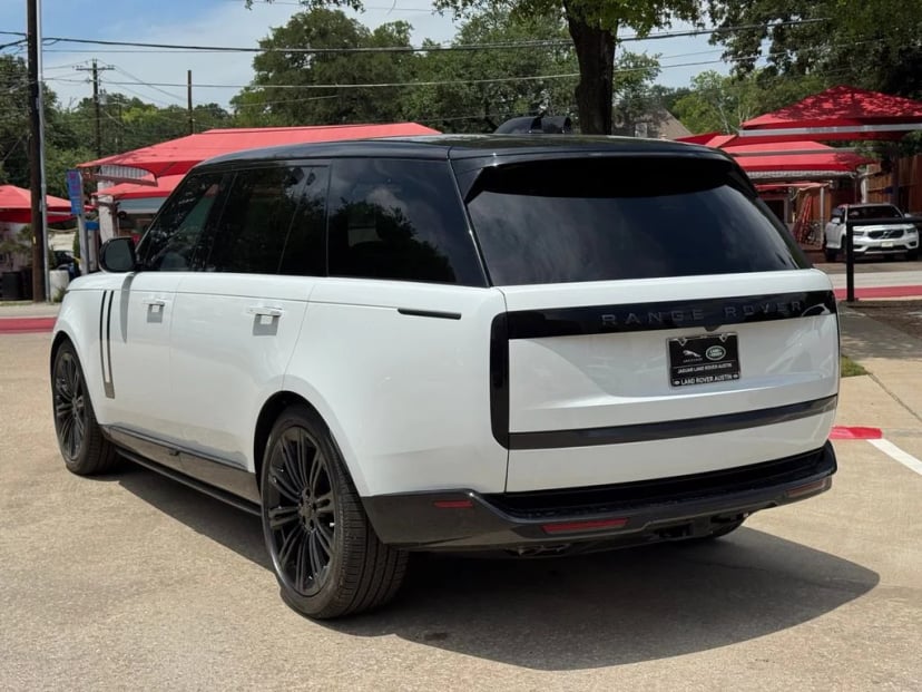 2026 Land Rover Range Rover - Image 2