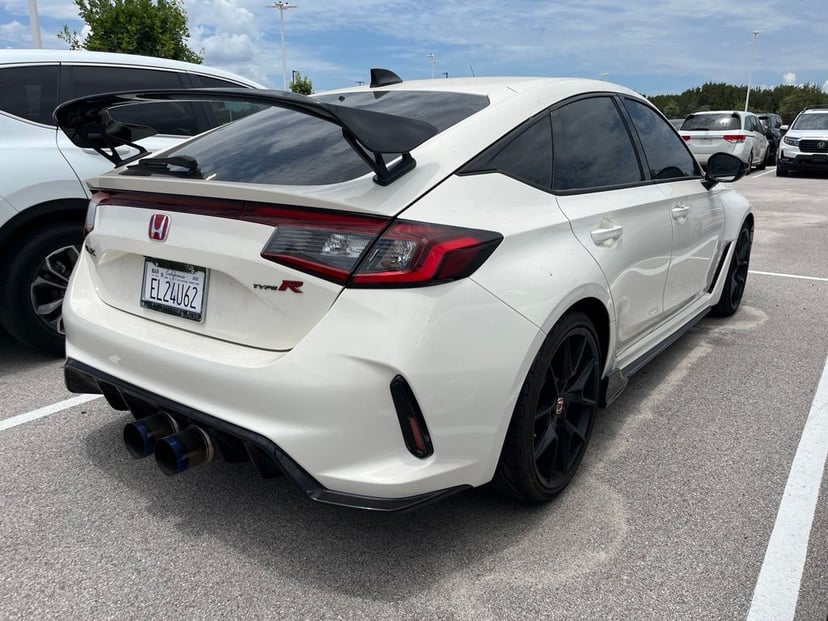 2025 Honda Civic Type R - Image 2