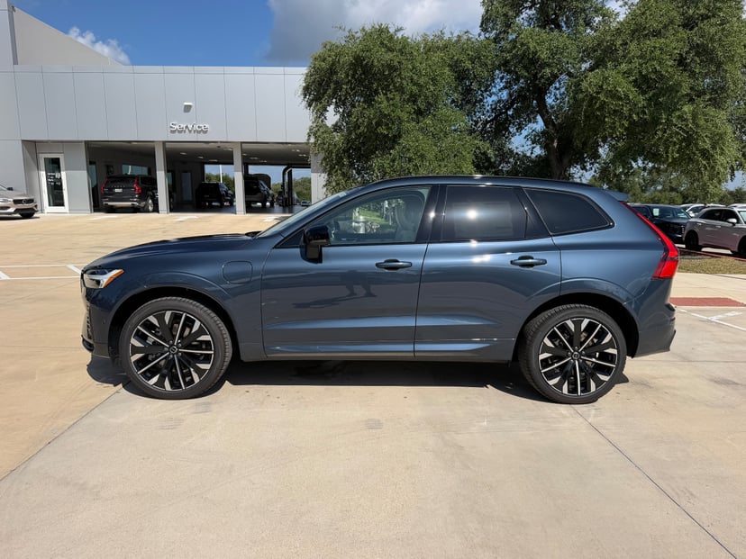 2026 Volvo XC60 - Image 1