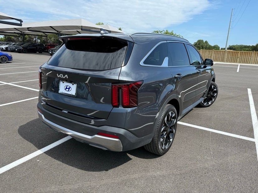 2024 Kia Sorento - Image 3