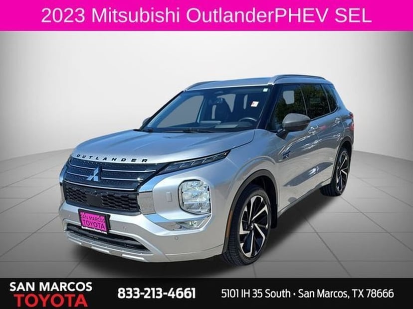 2023 Mitsubishi Outlander - Image 1