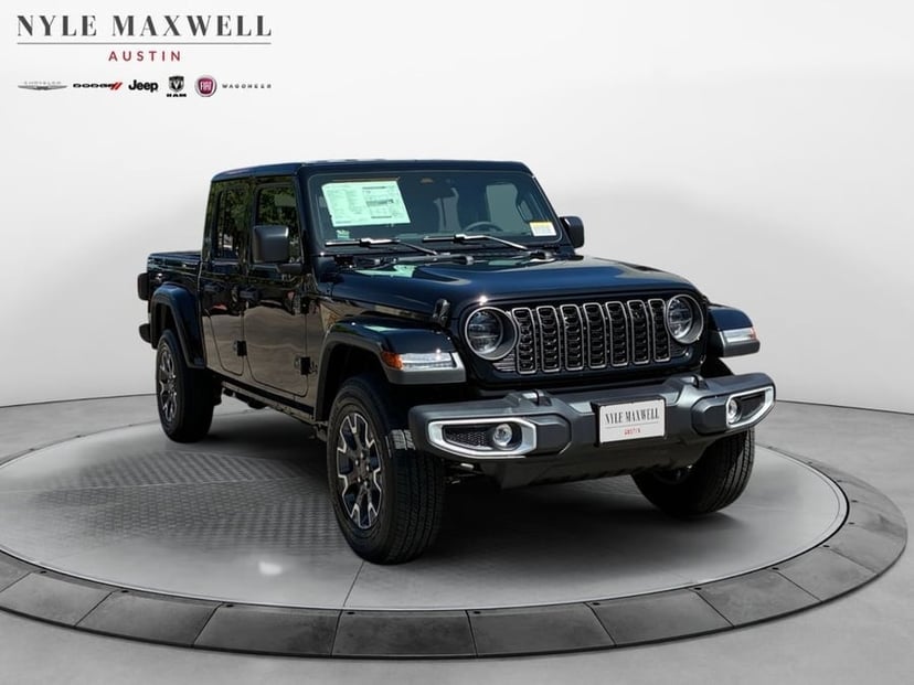 2026 Jeep Gladiator - Image 2