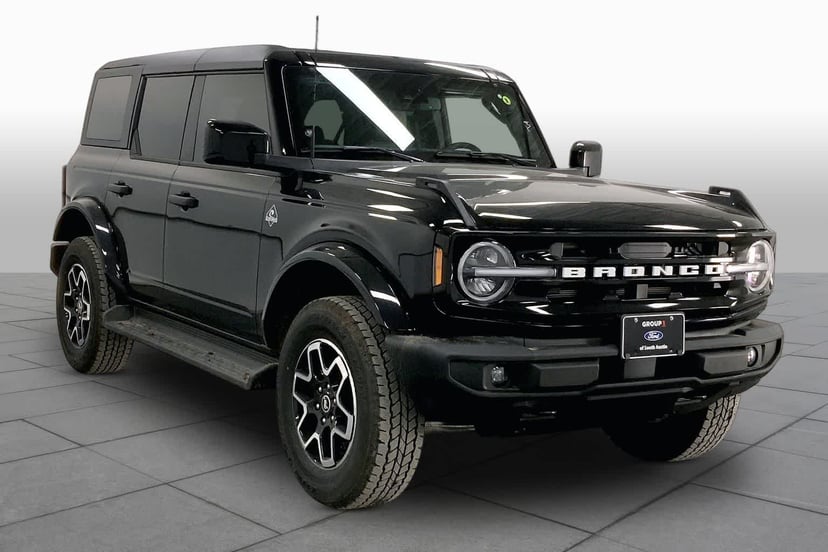 2026 Ford Bronco - Image 2