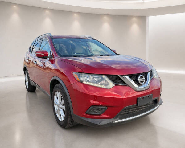 2015 Nissan Rogue - Image 1