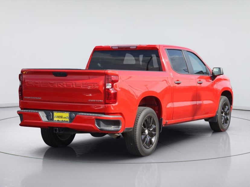 2022 Chevrolet Silverado - Image 3