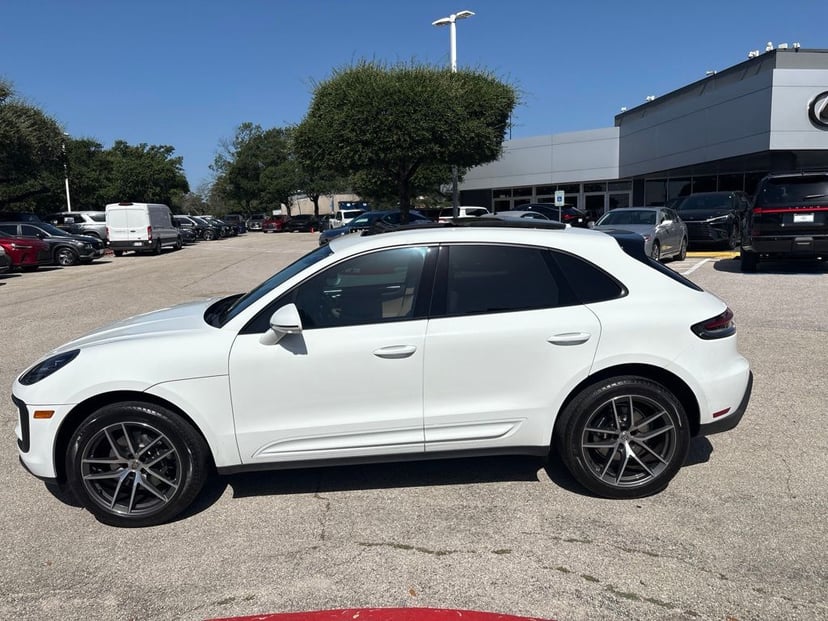 2023 Porsche Macan - Image 1