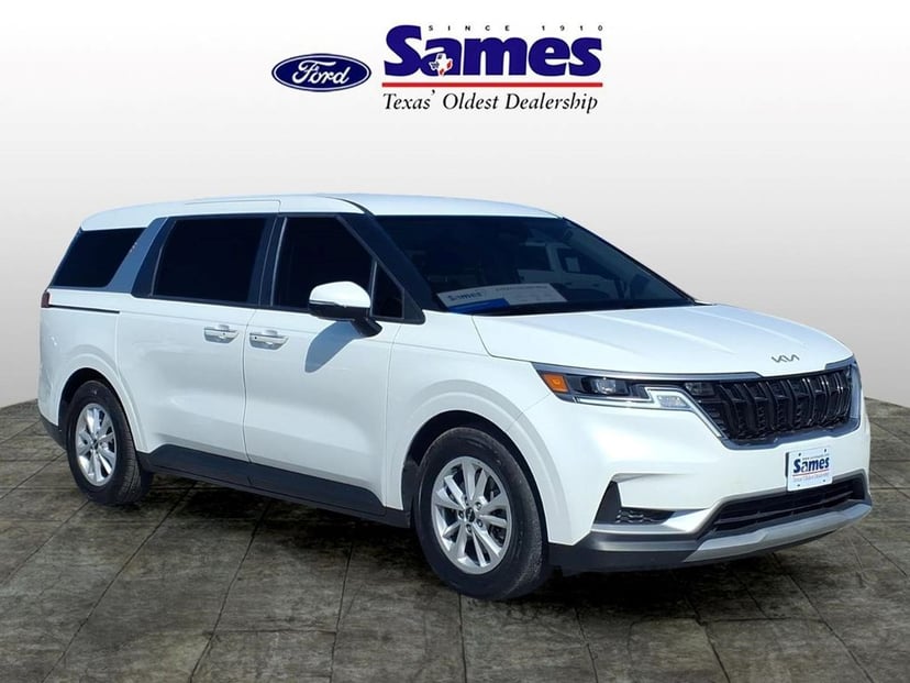 2023 Kia Carnival - Image 1