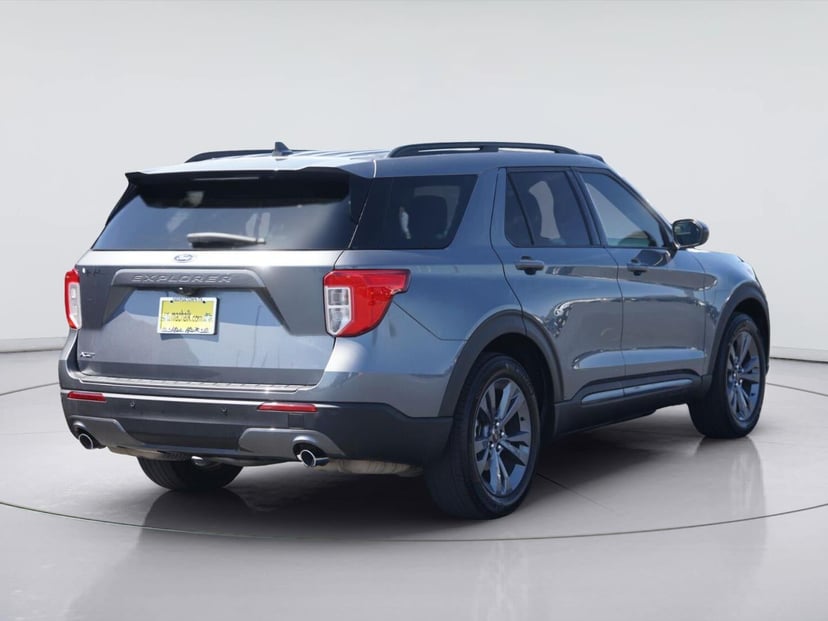 2023 Ford Explorer - Image 3