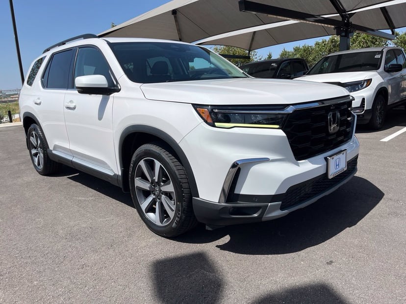 2023 Honda Pilot - Image 1