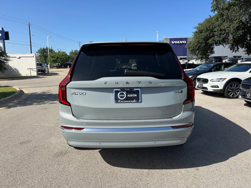 2026 Volvo XC90 - Image 2