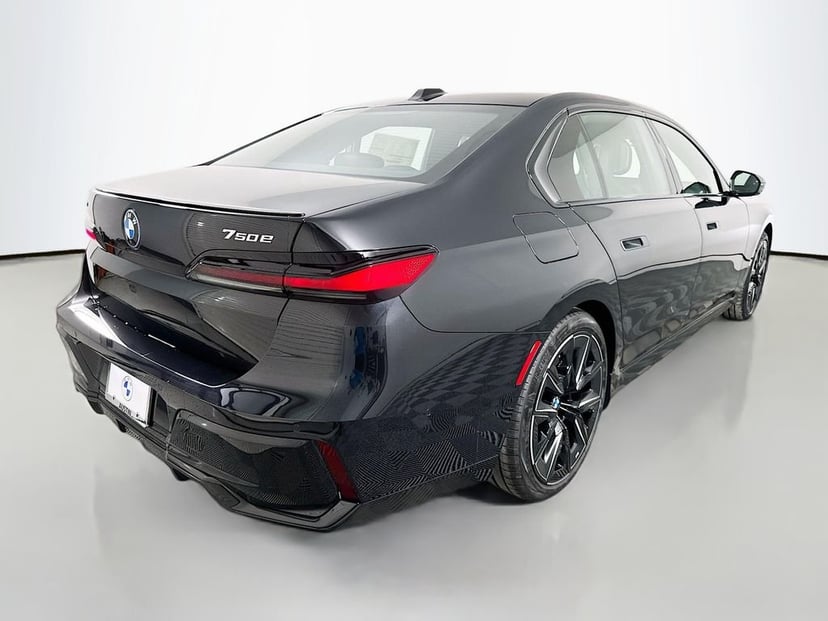 2026 BMW 7 Series - Image 3