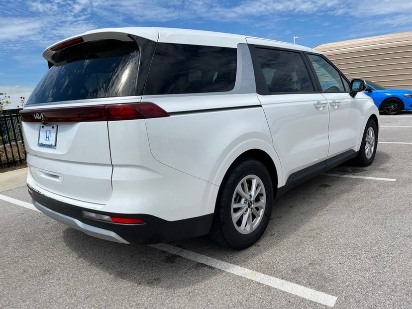 2024 Hyundai Carnival - Image 2
