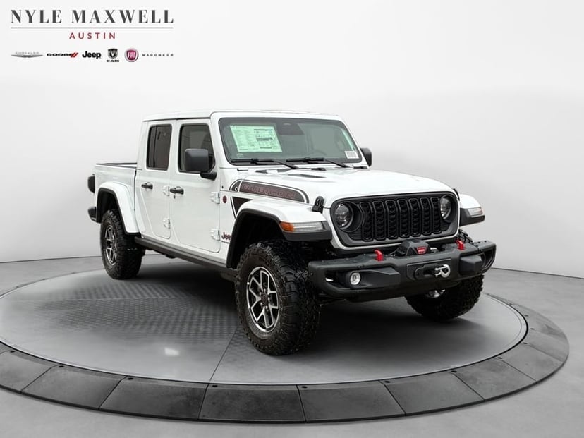 2026 Jeep Gladiator - Image 2