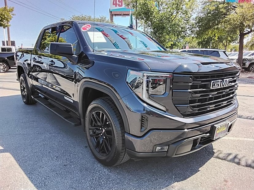 2023 GMC Sierra 1500 - Image 1