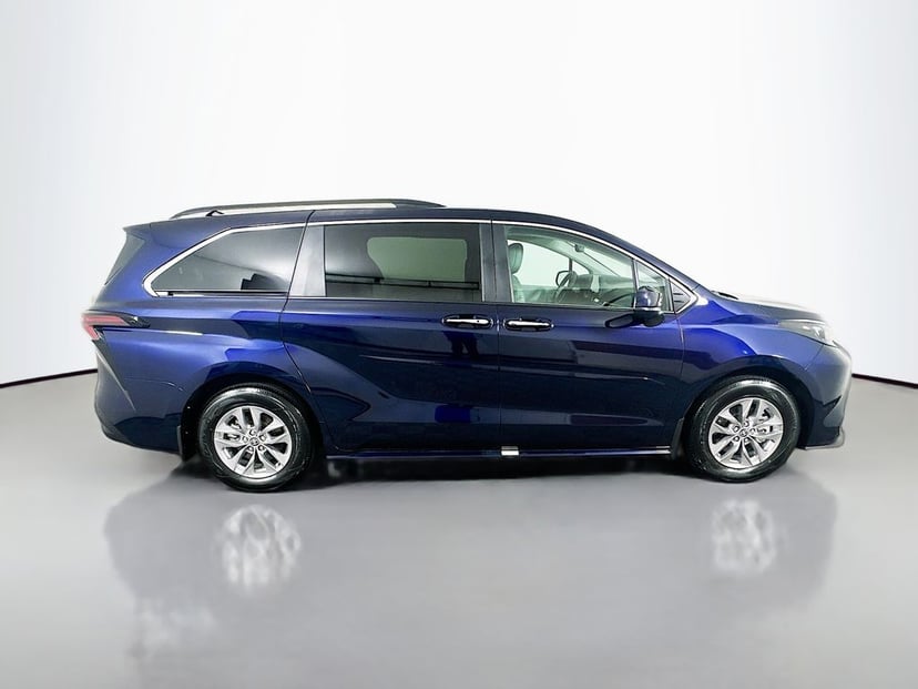 2026 Toyota Sienna - Image 1