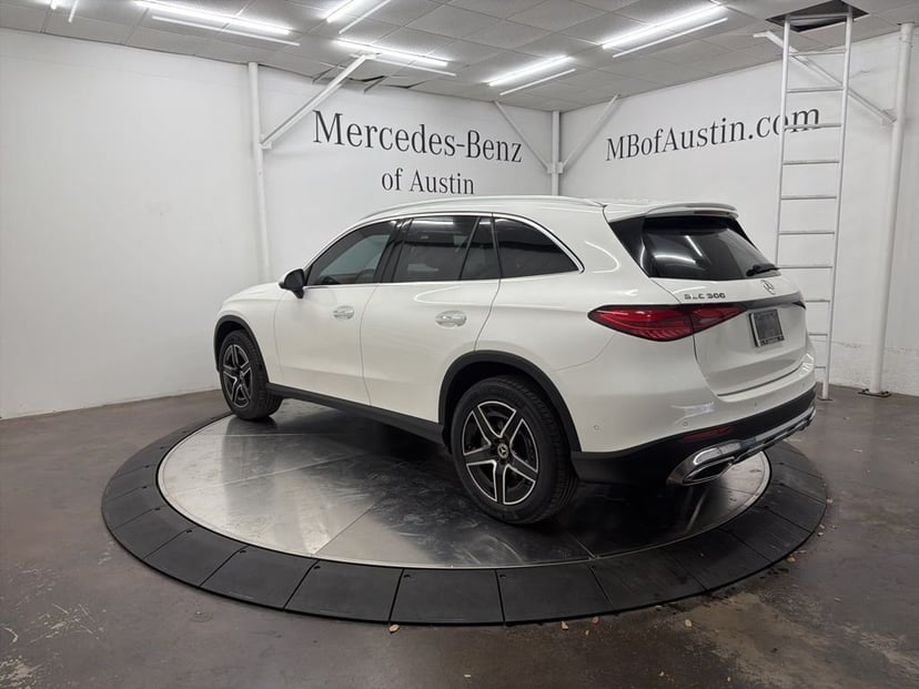 2026 Mercedes-Benz GLC - Image 3