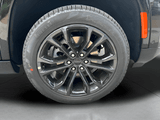 2026 Jeep Grand Wagoneer L - Preview 12