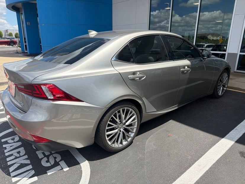 2014 Lexus IS - Image 3