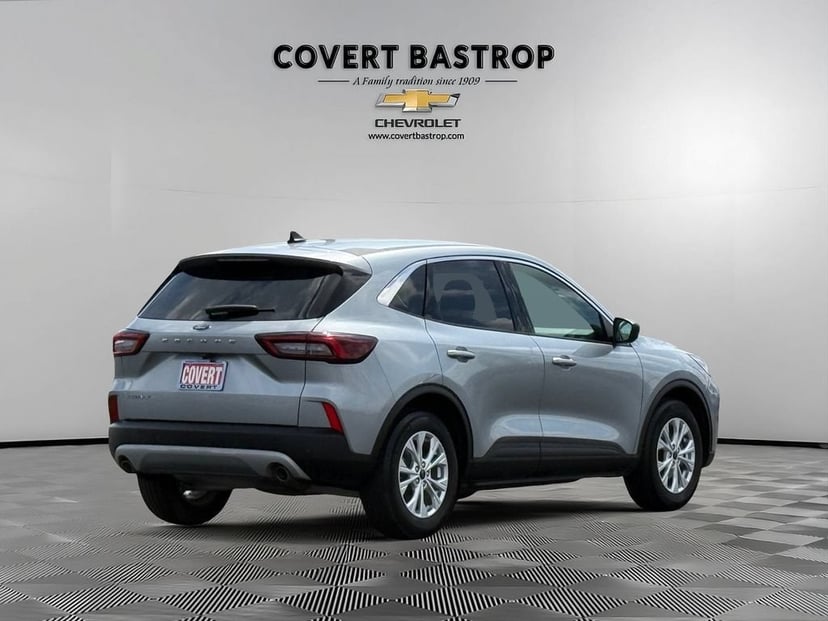 2024 Ford Escape - Image 3