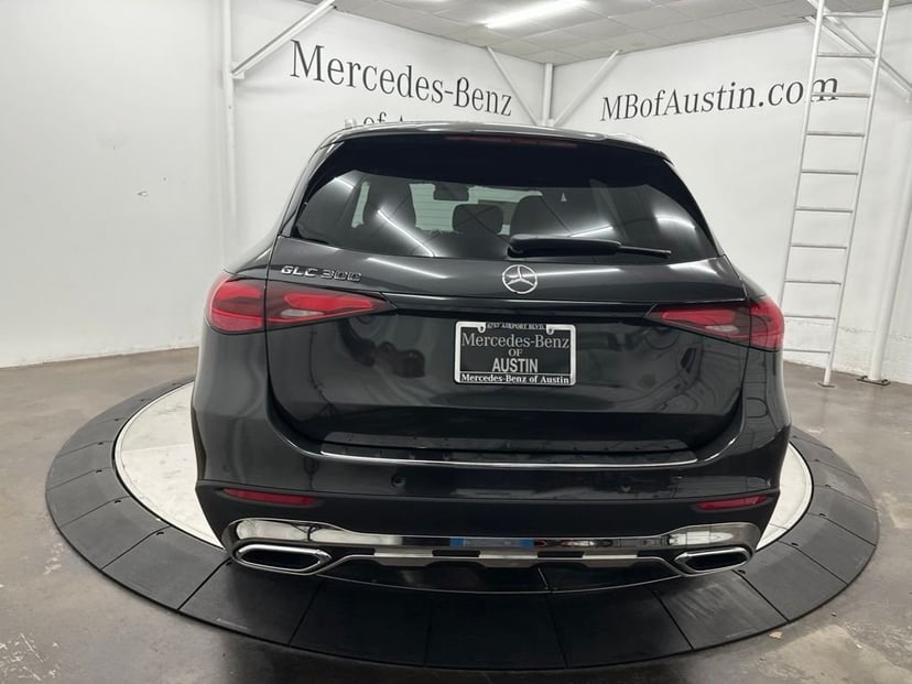 2027 Mercedes-Benz GLC - Image 3