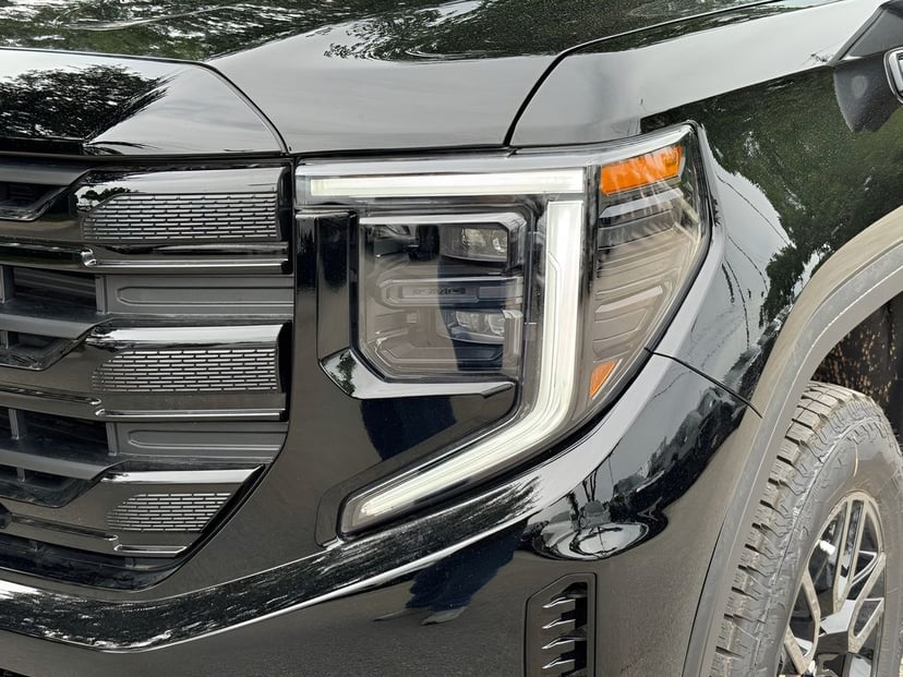 2026 GMC Sierra 1500 - Image 3