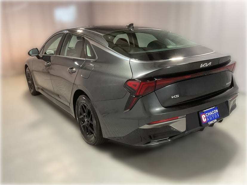 2025 Kia K5 - Image 2