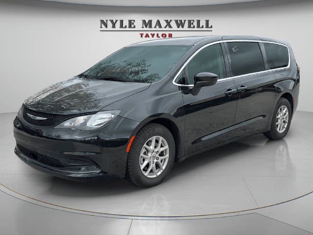 2022 Chrysler Voyager