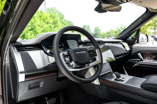 2026 Land Rover Range Rover - Image 3