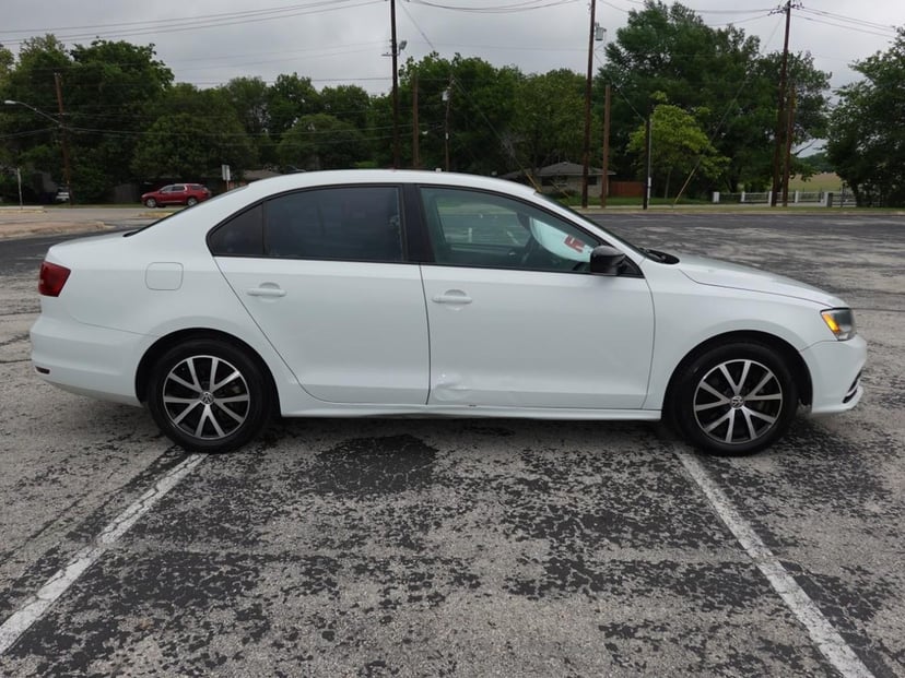 2016 Volkswagen Jetta Sedan - Image 3