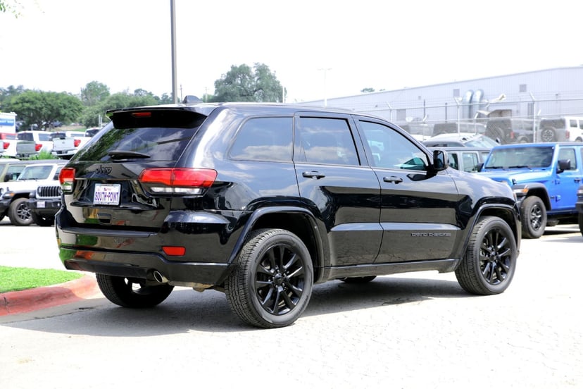 2019 Jeep Grand Cherokee - Image 2