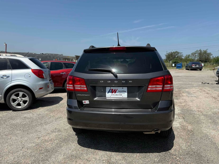 2018 Dodge Journey SE - Image 2