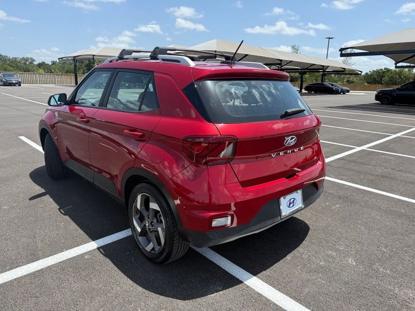 2023 Hyundai Venue - Image 3
