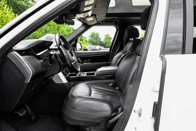 2023 Land Rover Range Rover - Image 2