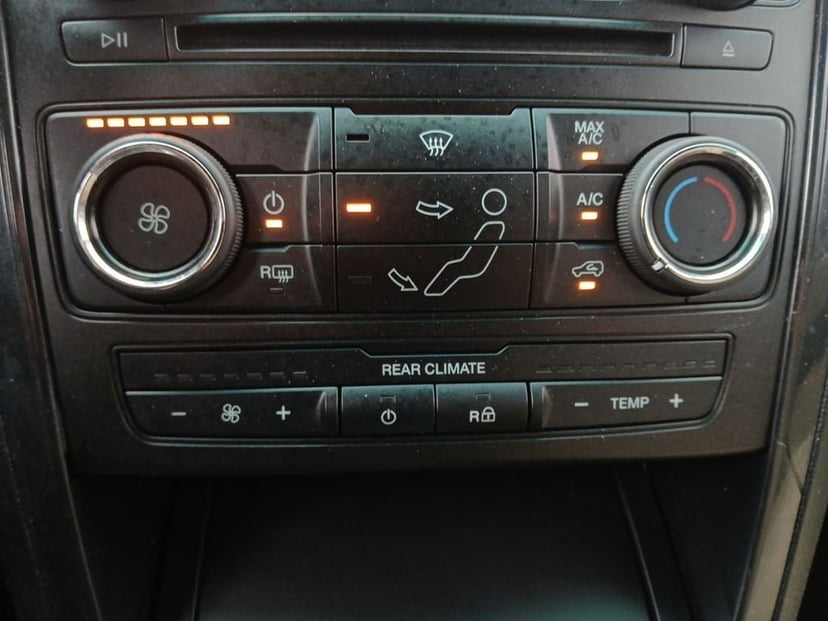 2016 Ford Explorer - Image 3