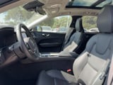 2025 Volvo XC60 - Preview 9