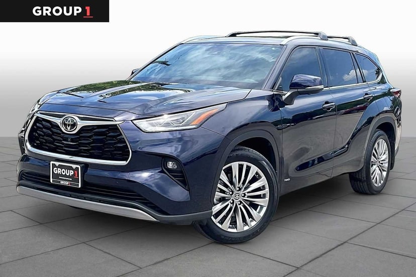 2026 Toyota Highlander - Image 2