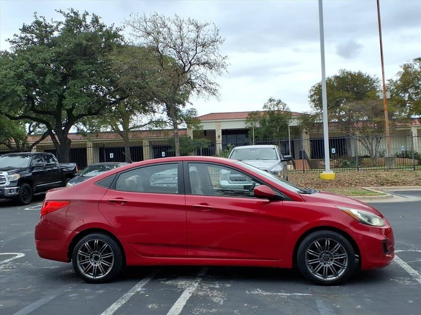 2012 Hyundai Accent - Image 1