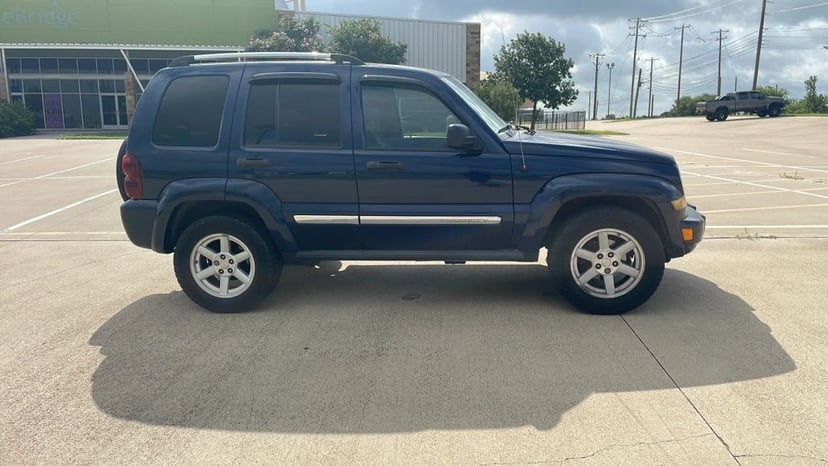 2006 Jeep Liberty - Image 2