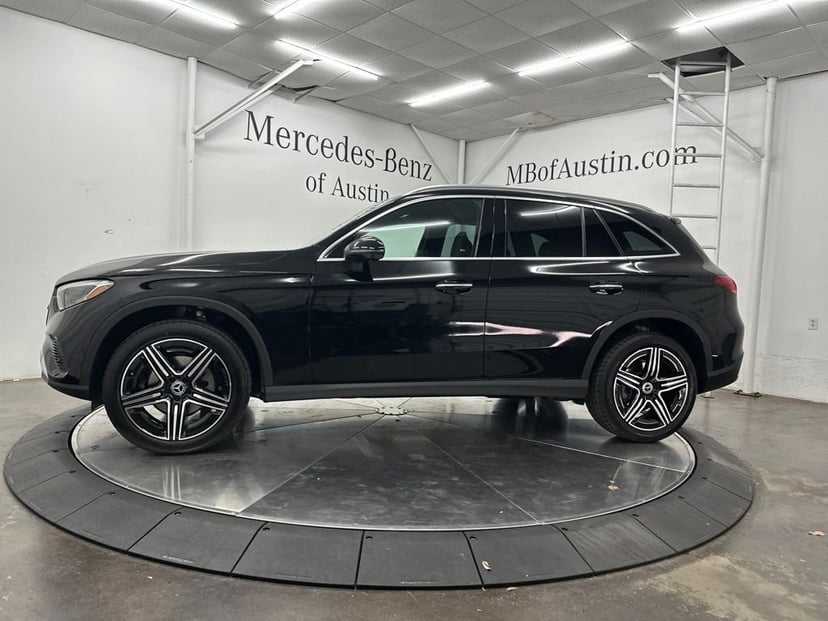 2026 Mercedes-Benz GLC - Image 3