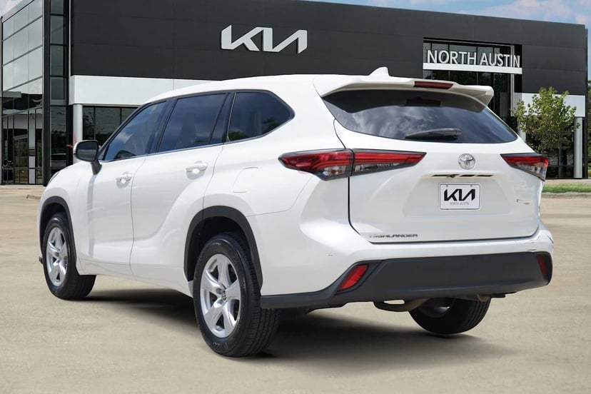 2021 Toyota Highlander - Image 3